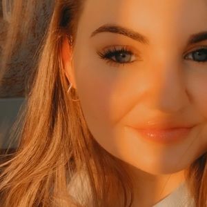 Meet your Posher, Annabel